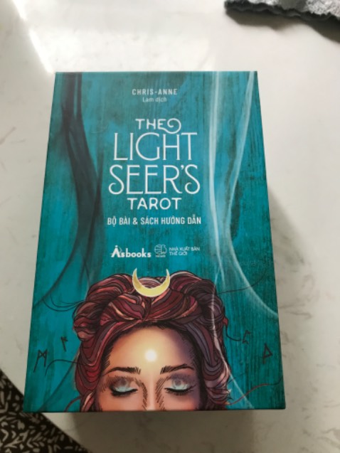 Bộ bài rất đẹp, đóng gói cần thận, giao hàng nhanh
Mua được giá sale như này là cực kỳ hài lòng :)