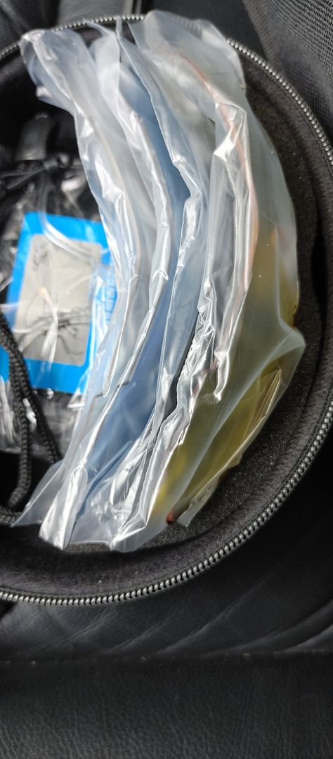 một cơn mưa phụ kiện!!! mắt kính đeo khá thoải mái, dễ chịu. gọng làm chưa được sắc nét cho lắm, vẫn có nhưng ba via trông hơi nhôm nhựa một chút nhưng làm sao có thể đòi hỏi ở một mức giá như thế này được. Hợp lý!