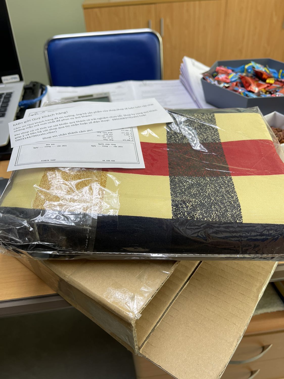 Rất hài lòng, *** đẹp, không ra màu khi giặt ??