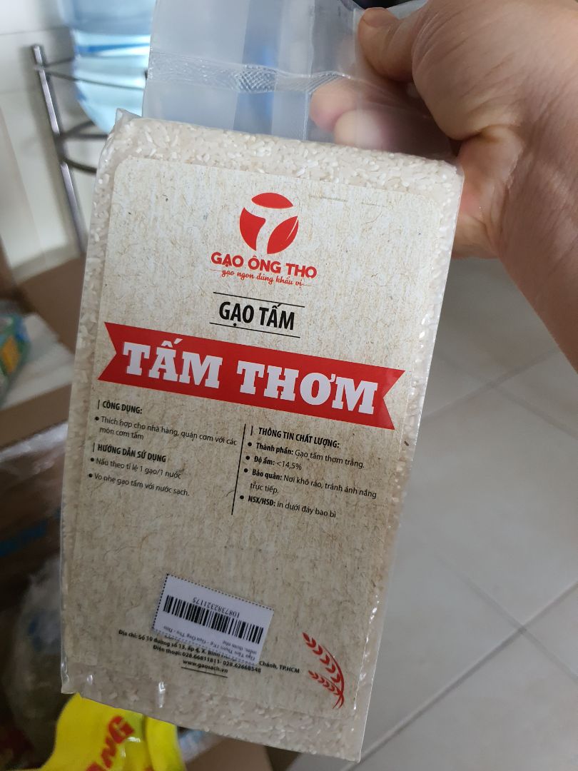 Bao bì đúng như mô tả, đóng gói ổn, nhận hàng gạo vẫn nguyên vẹn không bị bục rách. Chắc do địa chỉ nhận hàng cũng gần kho tiki. Chưa nấu ăn thử nên chưa biết ngon dở sao. Sẽ cập nhật sau nếu có vấn đề