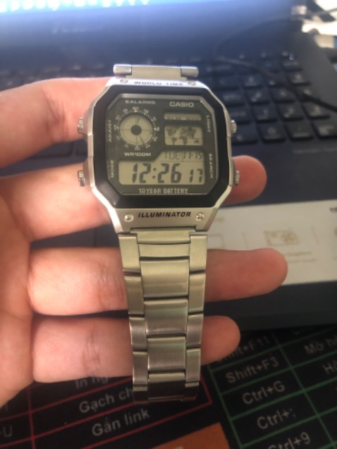 Sản phẩm như hình đăng bán, 1 điểm trừ là mặt đồng hồ dễ xước. Nhìn chung, sp chất lượng, đẹp.
