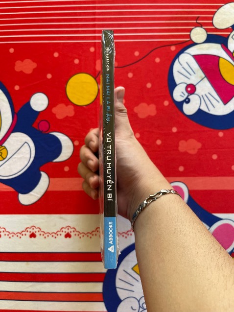 Tuyệt vời !
Sách được đóng gói rất cẩn thận : được bọc kính và bọc chống xốc đầy đủ , còn tấn 2 đầu hộp vì sách nhỏ .
Sách mới và đẹp .