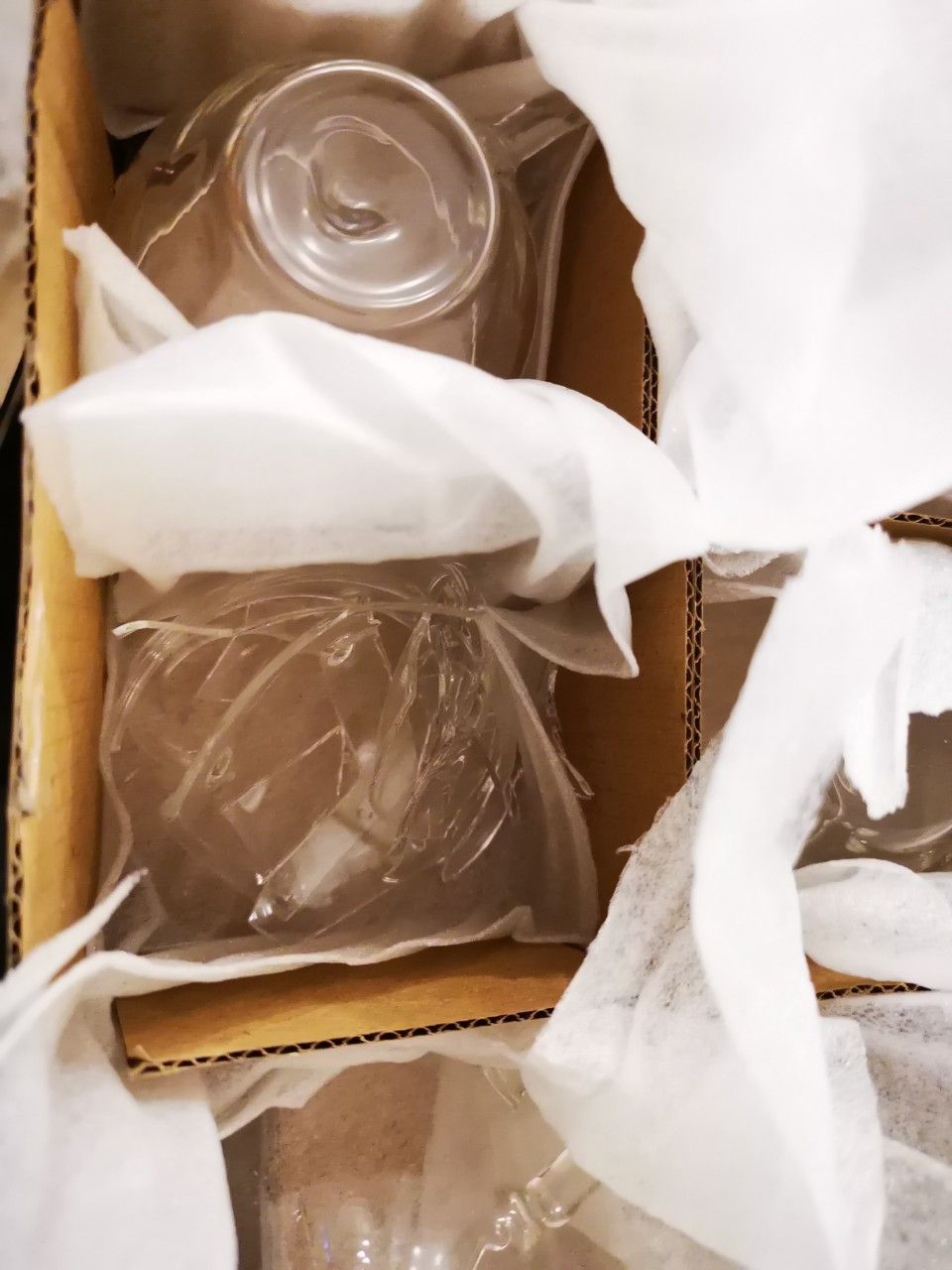 Nhận được hàng bị vỡ 2 món, nhờ hỗ trợ chị đổi lại nhé