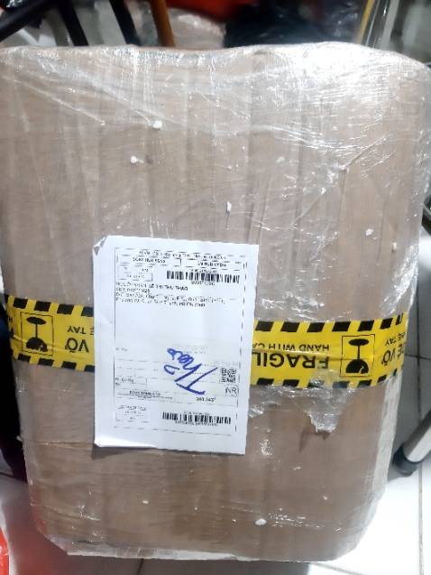 Bình đẹp + giảm giá nữa. Giao hàng nhanh, đóng gói cẩn thận. Rất đáng mua!