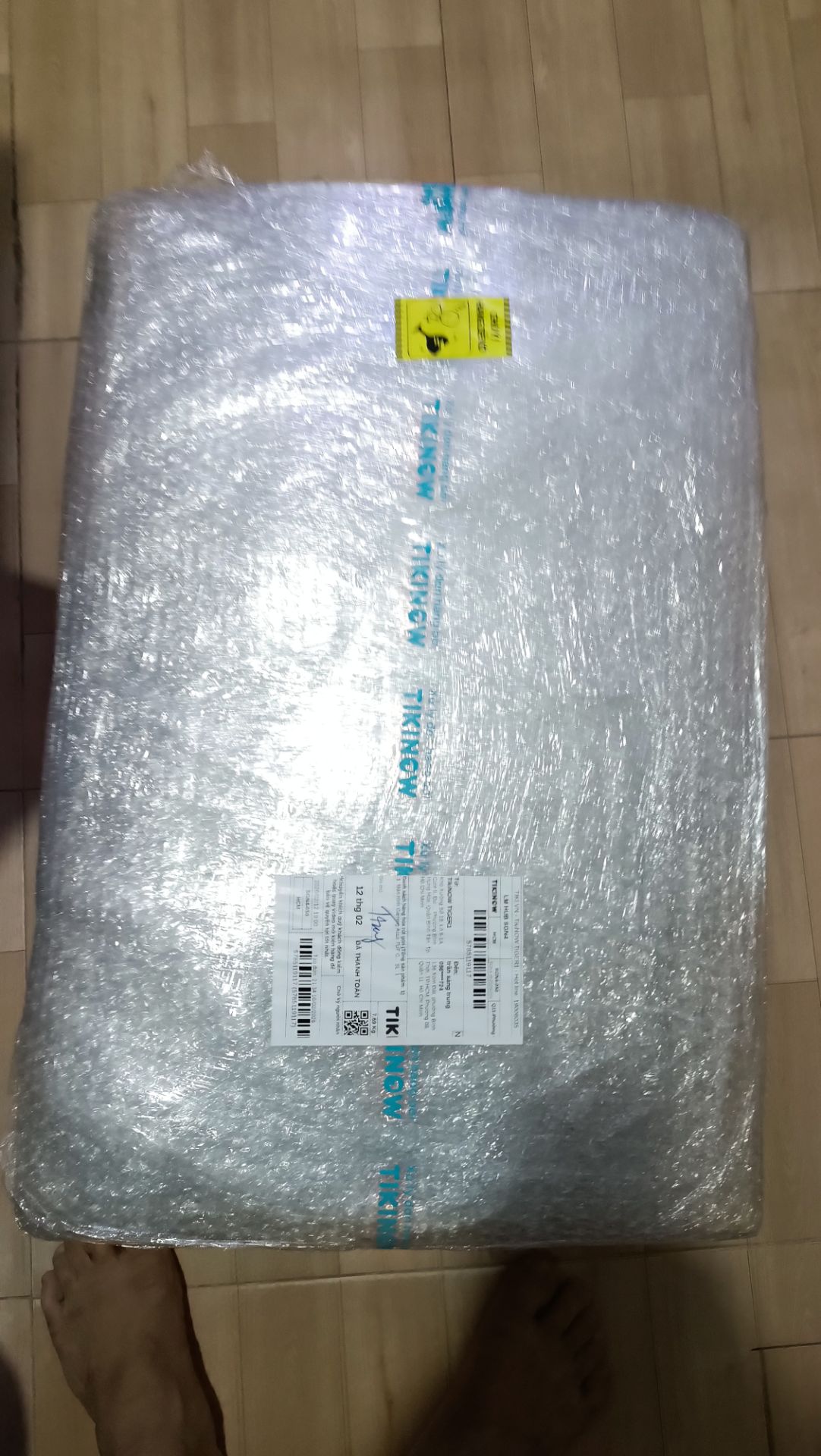 Màn hình tốt, màu đẹp nhưng chỉ kèm có dây hdmi không có dp-dp