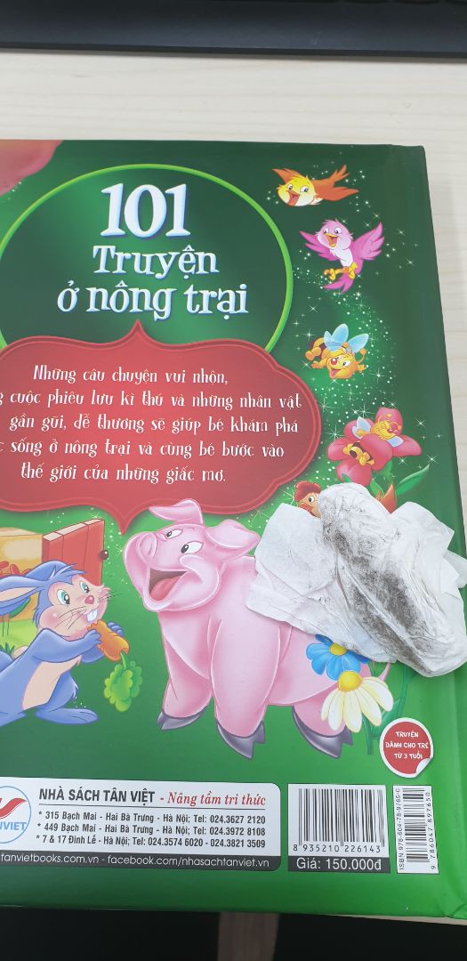 sach rất bụi, lấy giấy lau đen sì vẫn chưa sach và còn bị rách gáy nữa. Tiki đổi giúp mình đi ah