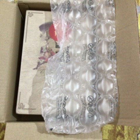 Bộ sách siêu to dày dặn,là bộ sử đầu tiên về Nhật Bản mà mình mua,hi vọng hay như sách sử Trung. Mua sale 44%,áp mã 35k của sách Huy Hoàng,thêm mã 40k Tiki,còn 304k