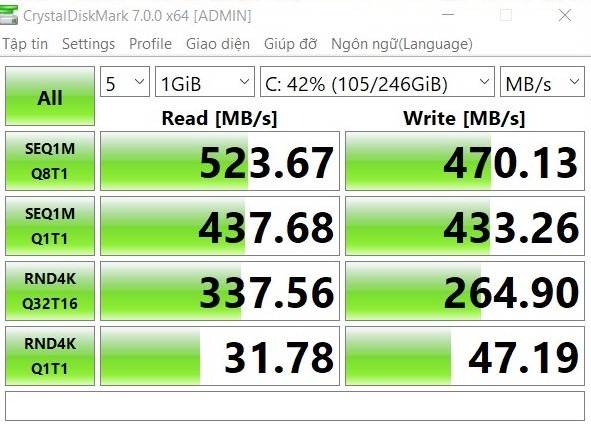Ổ cứng giá rẻ nên chất lượng cũng ... chỉ vậy thôi! 
So sánh với Samsung cùng dung lượng và thể loại thì rẻ hơn 1/3 và chất lượng cũng vậy cũng kém 1/3. Về tốc độ đọc ở mức chấp nhận được. Tốc độ ghi thì kém xa so với thông số công bố của hãng. Tốc độ đọc ghi ở 4k là thực sự rất kém. So với ổ samsung evo mình đang dùng thì cũng đọc và ghi cũng lên đến 127/114 ở 4k. Nhưng đây chỉ dừng ở mức 32/47 thì thực sự kém. Độ bền thì chưa nói được. Ổ cứng giá rẻ nên chất lượng cũng ... chỉ vậy thôi! 
So sánh với Samsung cùng dung lượng và thể loại thì rẻ hơn 1/3 và chất lượng cũng vậy cũng kém 1/3. Về tốc độ đọc ở mức chấp nhận được. Tốc độ ghi thì kém xa so với thông số công bố của hãng. Tốc độ đọc ghi ở 4k là thực sự rất kém. So với ổ samsung evo mình đang dùng thì cũng đọc và ghi cũng lên đến 127/114 ở 4k. Nhưng đây chỉ dừng ở mức 32/47 thì thực sự kém. Độ bền thì chưa nói được.