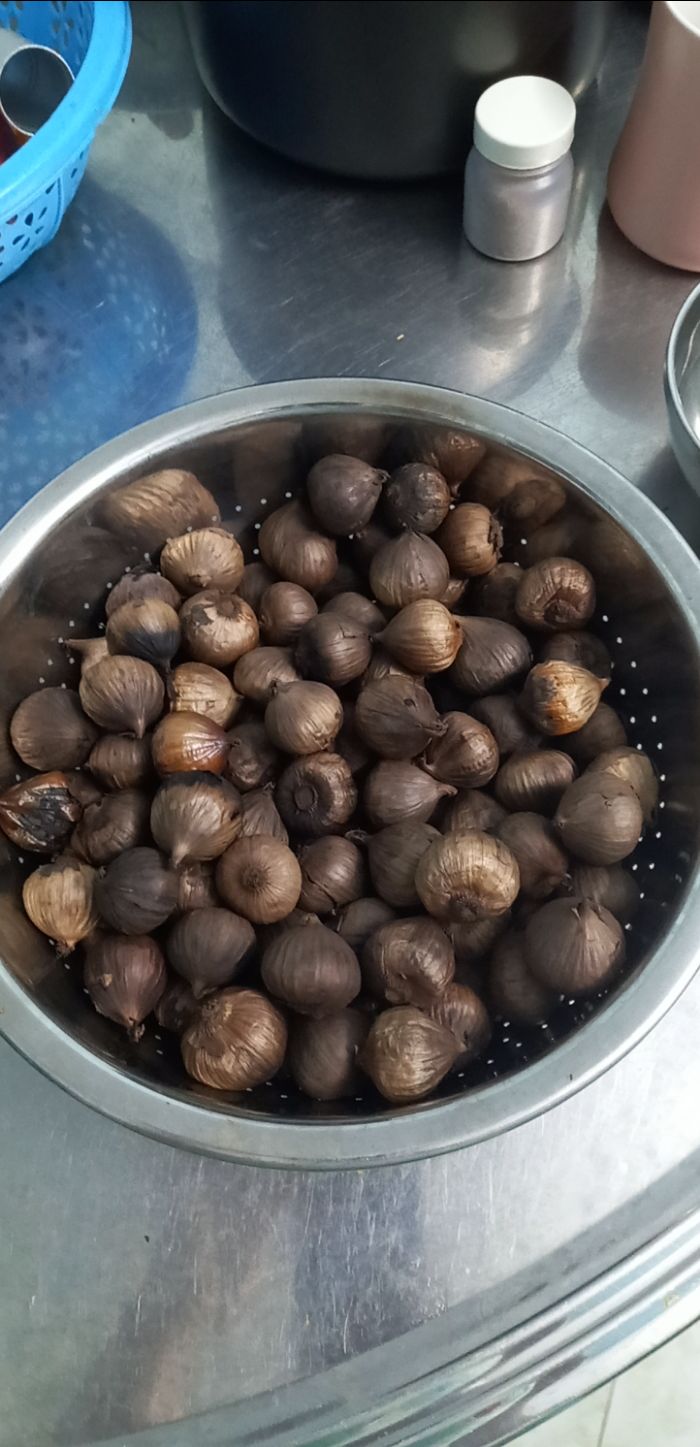 này đầu làm xếp khay bị ngươc, lần sau xếp đúng, ra tỏi ko bị ướt nhiều, dẻo. sản phẩm tốt. Nên mua.