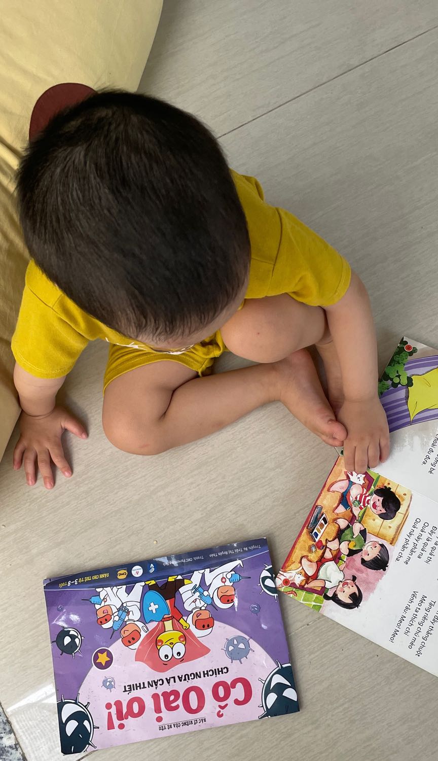 Bé rất thích, sắp thuộc hết quyền này rồi