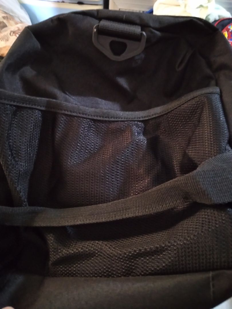 Shop gửi nhầm hàng cho mình. Đã gửi lại đúng sản phẩm mình đặt. Xử lý tốt. Hàng đẹp, chất lượng.