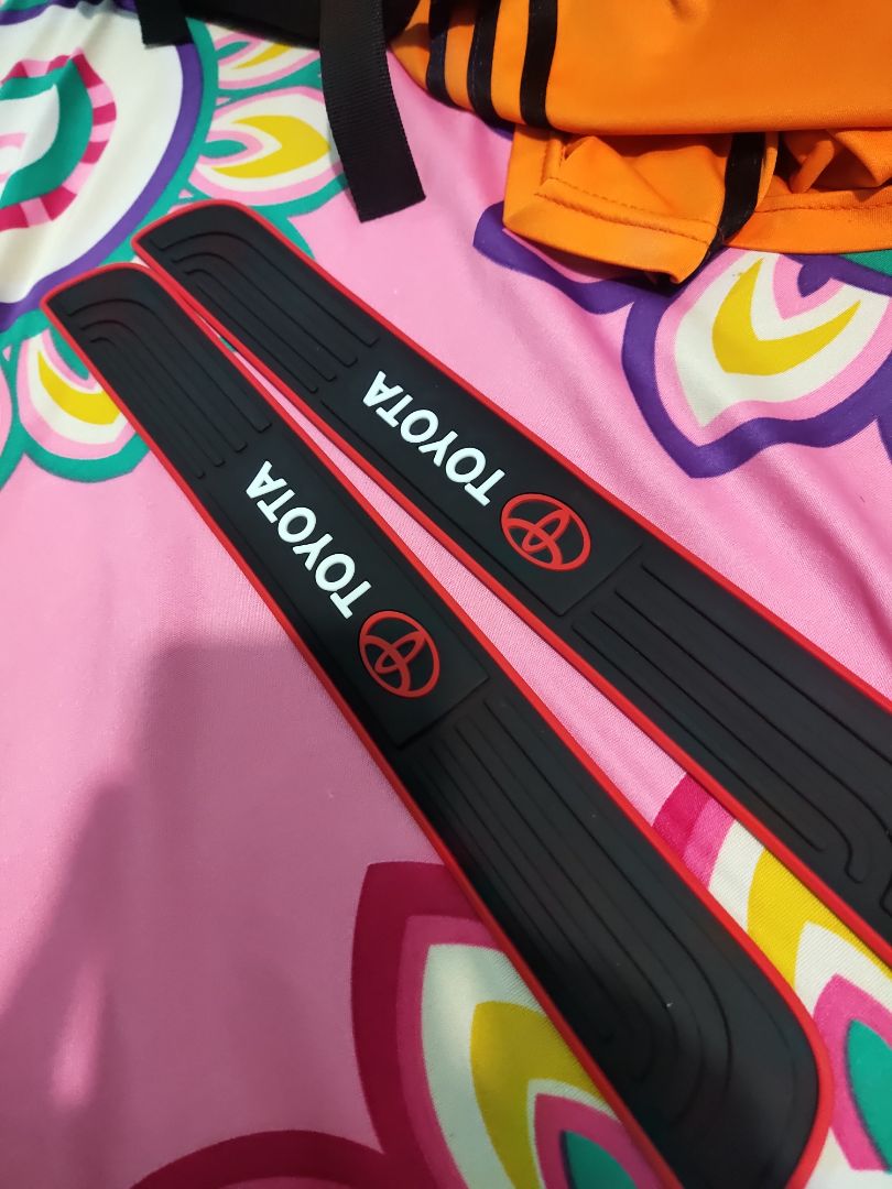 giá cả phù hợp, shop giao hàng nhanh, chất lượng hình ảnh như mô tả, độ hoàn thiện của sản phẩm tốt.