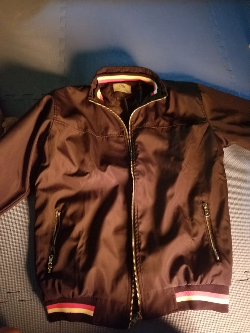 Sản phẩm cực đẹp..quá tuyệt vời trong tầm giá.. mặc cực kỳ thoải mái..mỗi tội móc kéo khóa hơi khó cài..nhưng chi tiết nhỏ có thể bỏ wua