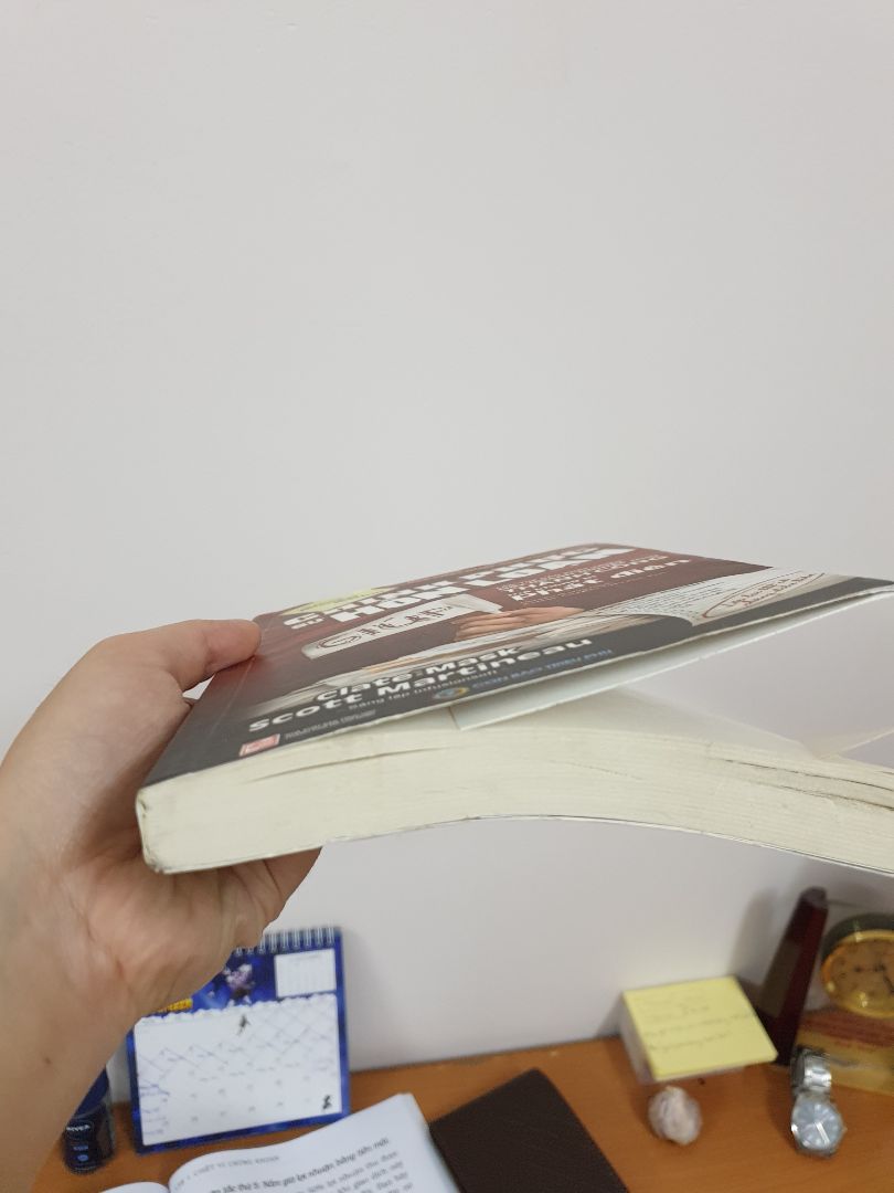 Dành lời khen cho bộ phận giao hàng. Rất nhanh chưa đầy 2h đã nhận được sách. Tuy nhiên, nhìn quyển sách quá cũ, trông mất cảm tình. Chưa biết nội dung ra sao, nhưng tốn 100k cho 1 quyến sách cũ và xấu như này đã thấy không xứng đáng rồi.