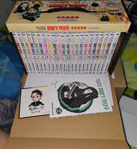 Không để đợi tới 2029 ra movie để xem đoạn kết nên lụm lej bộ này. Sắc nét, giấy in cứng cáp, đẹp, thơm phức í a.