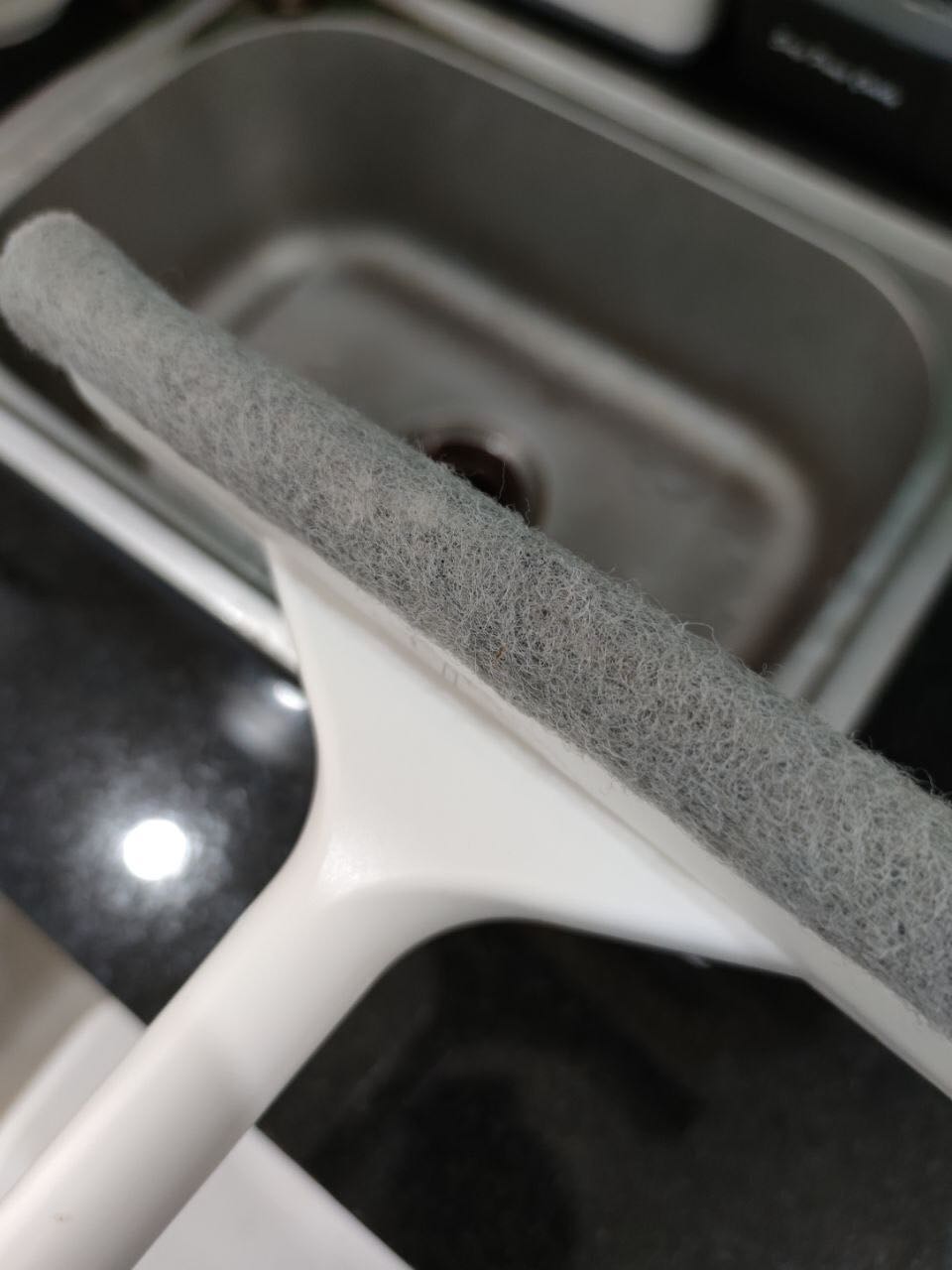 Mình vừa nhận hàng xong, săn được sale giá quá tốt so với chất lượng, lần đầu tiên mua hàng online mà hài lòng vậy, thiết kế và chất lượng nhựa phải nói là đỉnh, tem mã đều thiết kế rất đẹp, cách đóng gói chỉn chu và đẹp nữa, hàng hiệu có khác, chỉ có một điểm mình góp ý là phần vỏ hộp hơi mềm nên khi nhận hàng hộp hơi móp tí nhưng không sao sản phẩm bên trong như này là yêu rồi, cảm ơn shop cảm ơn Tiki 🥰🥰🥰