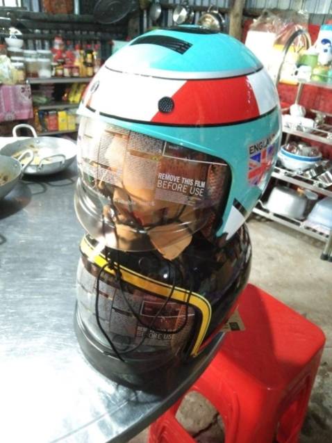 Đặt 4 cái đen  nhưng giao hàng 2 cái đen 2 cái xanh. Giao không đúng mẫu. Hơi thất vọng...