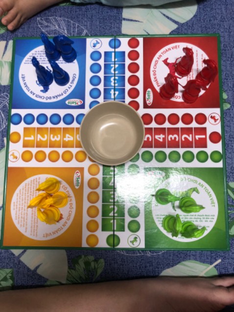 Chơi dzui. Bàn cơ to rõ ràng.