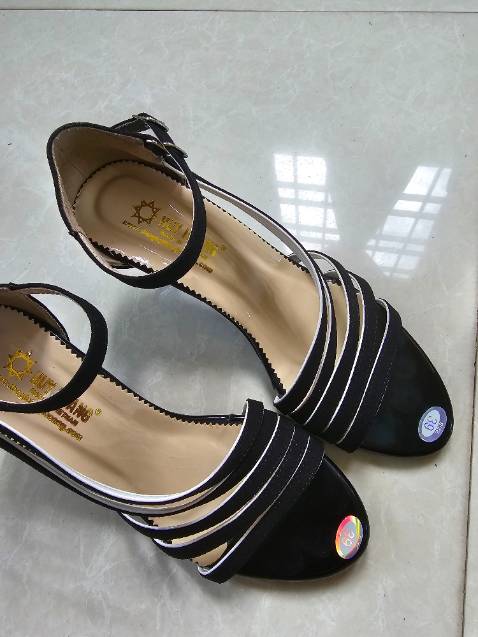 Giao hàng trước 2 ngày luôn. Kiểu dáng đẹp, mang vào cũng rất đẹp.