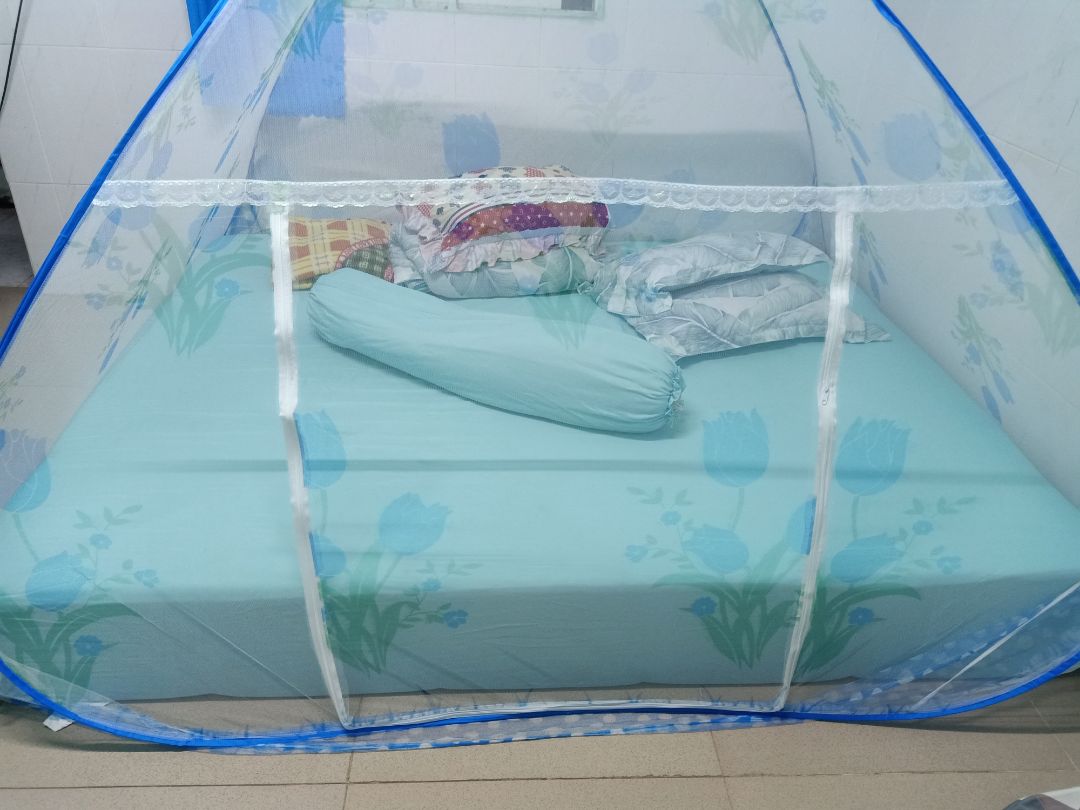 Giao hàng nhanh, đúng thời hạn.
Sản phẩm chất lượng. Đường may chắc chắn.
Tuy nhiên, do chóp mùng thu hẹp lại, nên vào trong mùng cảm giác hơi hẹp.