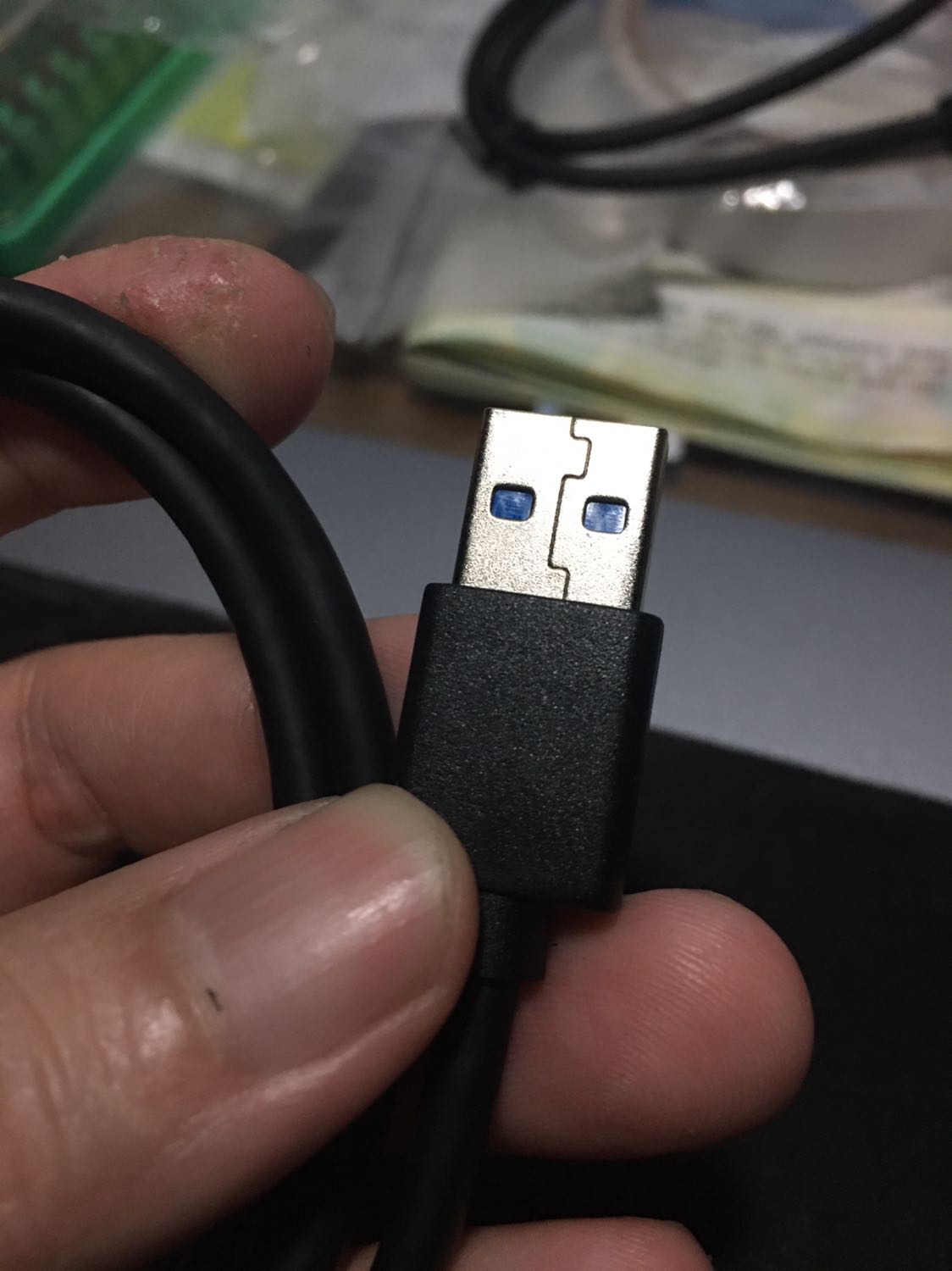 Hàng chính hãng, tốc độ khá, đầy đủ 2 cáp usbc-usbc và usbc-usba.