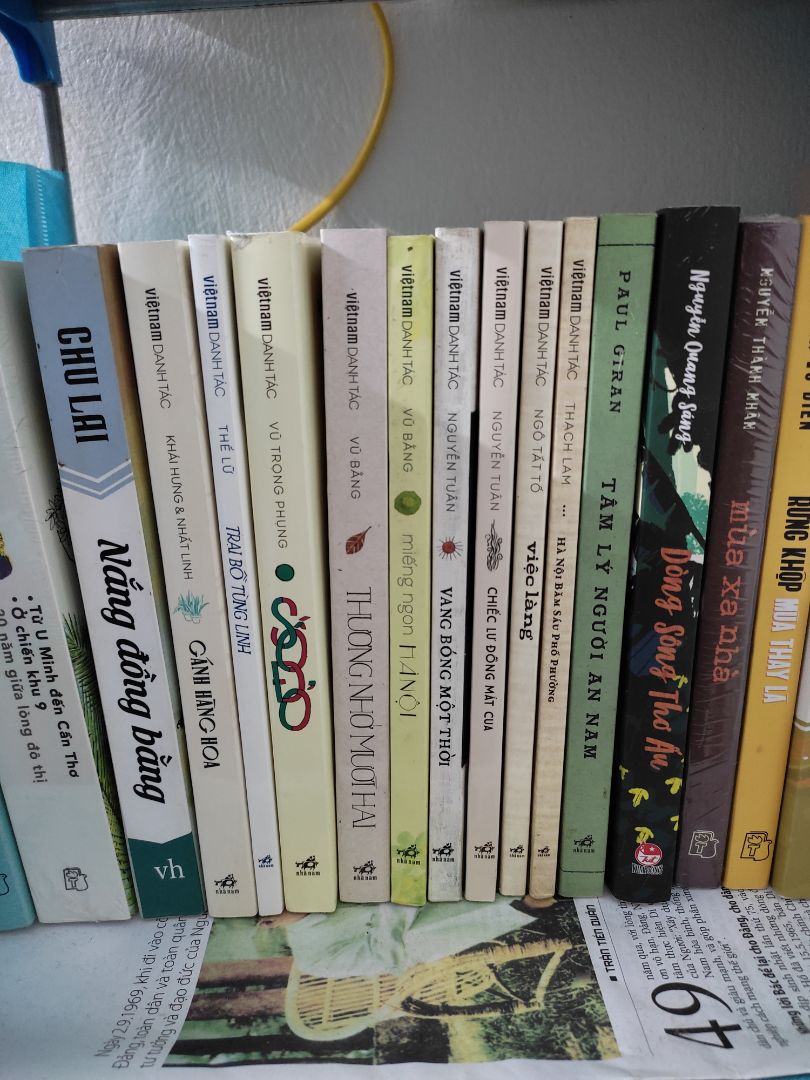 sách dc bọc cẩn thận.