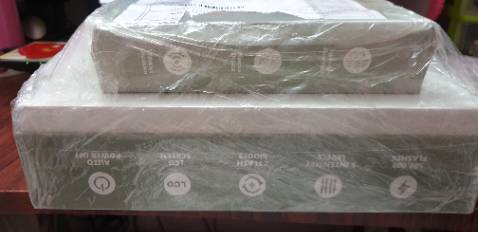 Đã dùng được 3 lần, trong 2 tuần, chưa giảm lông rõ rệt. Đợi dùng xong 2 3 tháng sẽ quay lại review tiếp. 

Máy có 500500 xung sáng , tính ra mỗi tuần 1 lần thì cũng được mấy chục năm 😅
Tia sáng mạnh mẽ, bắn rất nóng nếu chọn mức 4 trở lên, bạn phải can đảm lên nhé 😂

Lần mua khuyến mãi vừa giảm giá vừa tặng máy rửa mặt. Mình quyết định mua hãng này thay vì cây màu hồng quốc dân Halio vì thấy hãng có nhìu cửa hàng bán ghế massage nên chắc thương hiệu ổn. Cộng khuyến mãi lớn