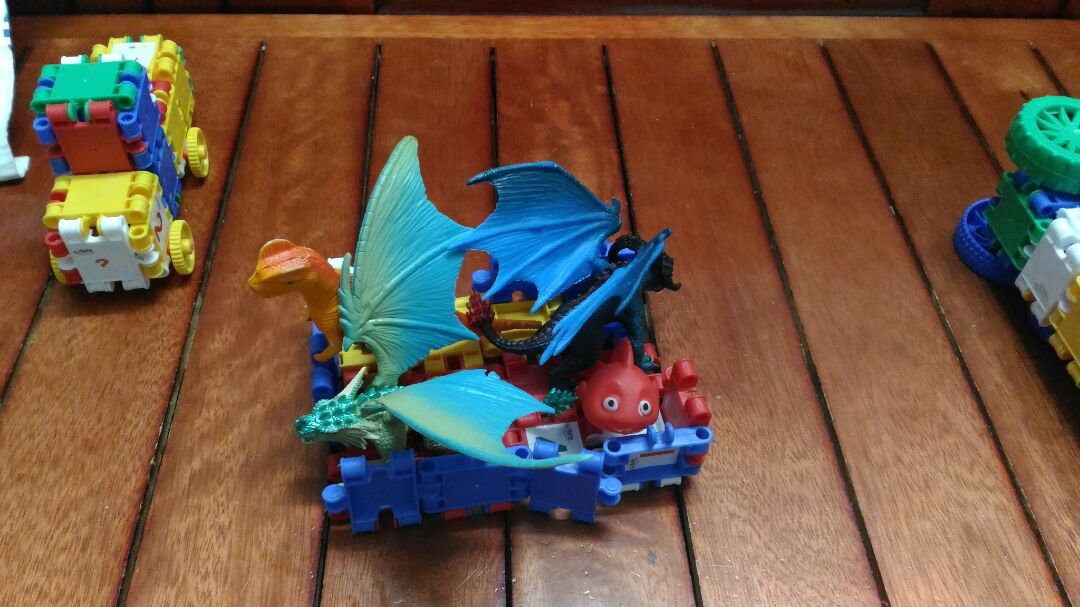 Mô hình sinh động.                                  Con mình rất thích