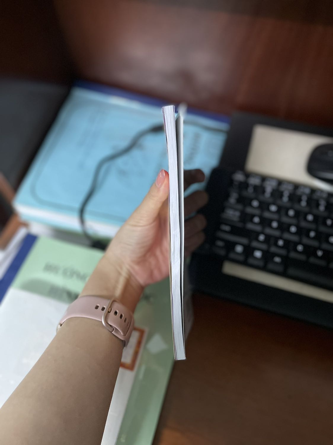 Mình mua cho em trai, cuốn sổ nhỏ nhắn, xinh xắn có nhiều công thức toán Số và toán Hình lắm ^^~