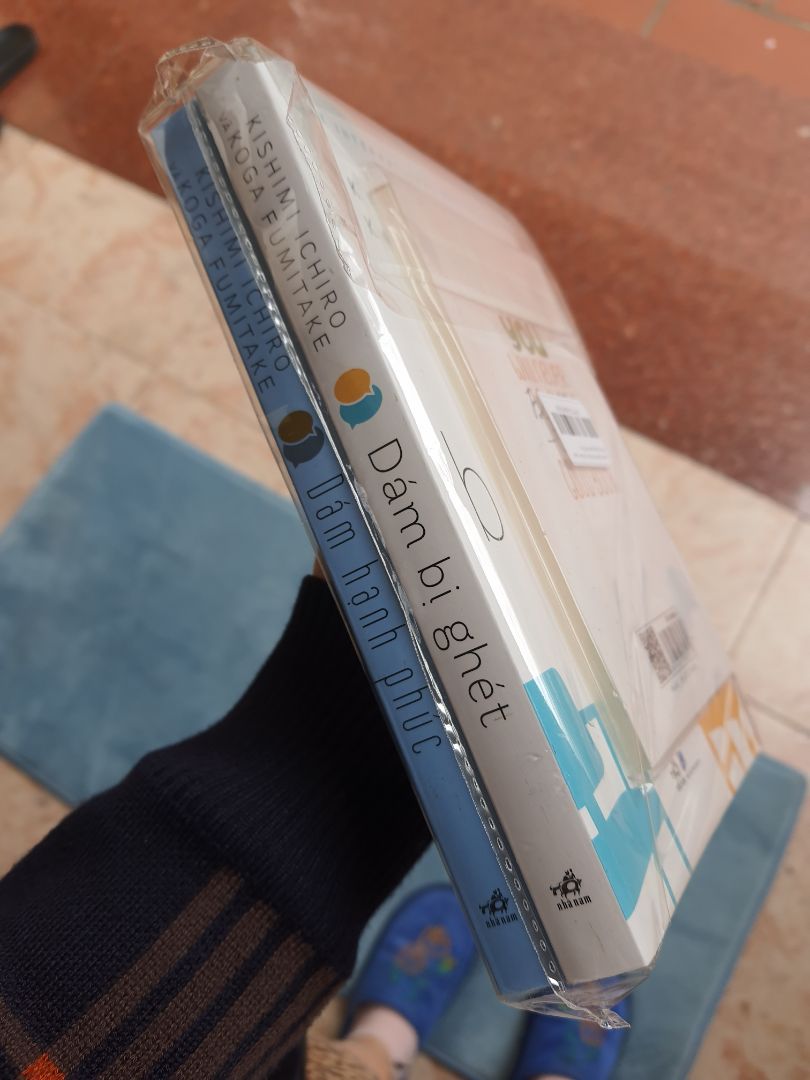 được bọc cẩn thận và được tặng kèm sổ tay như mô tả ?? nói chung là ưng ý