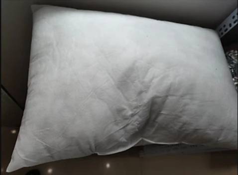 Săn được deal 10k quá chất lượng, đem về được chiếc gối to bất ngơg luôn Săn được deal 10k quá chất lượng, đem về được chiếc gối to bất ngơg luôn