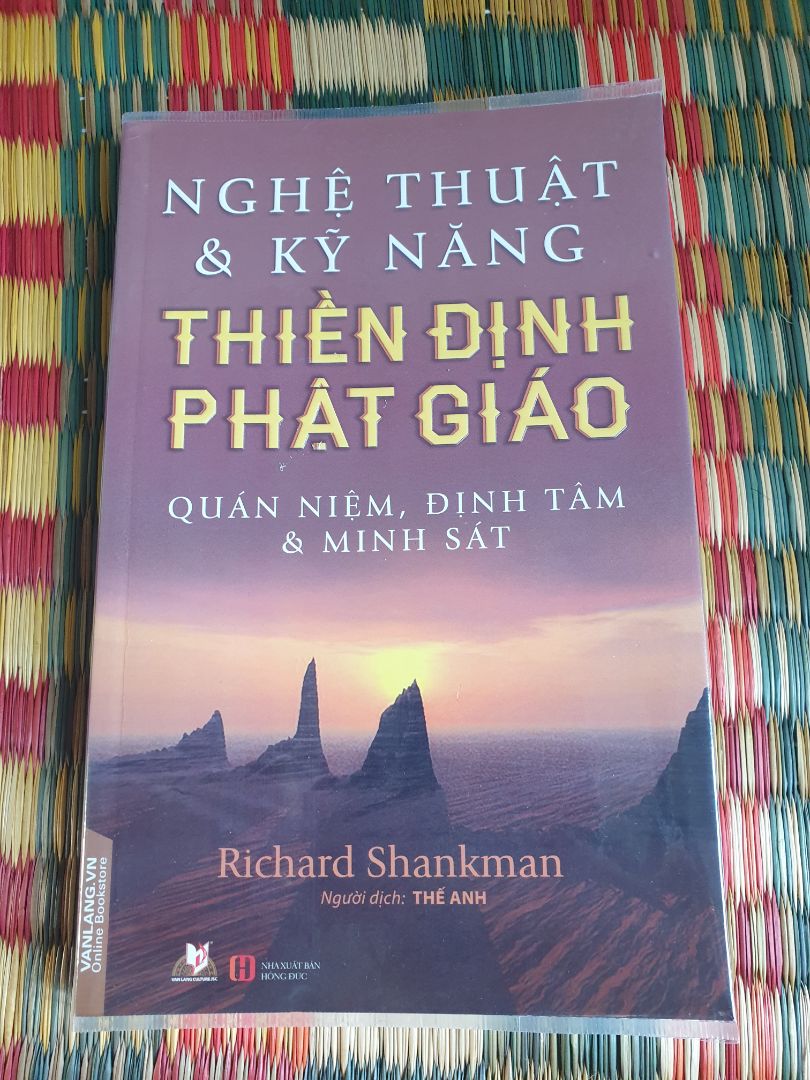 Sẽ rất hay nếu bạn đang học thiền. Nhưng sẽ hơi hơi khó hiểu nếu bạn không hiểu về thiền. các bạn có thể bật nhạc thiền vừa đọc vừa nghe. Rất hay. Cảm ơn tiki đã mang sách tới mọi miền. luôn ủng hộ tiki
