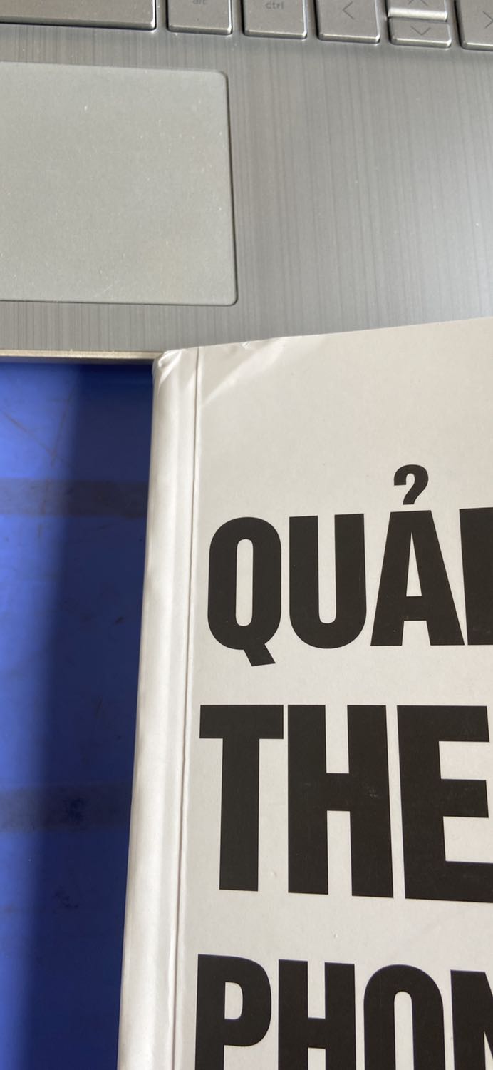 Shop gói hàng chán quá, sách quan trọng nhất là cái mép cái lề mà gói không cẩn thận để trong quá trình vận chuyển móp méo hết