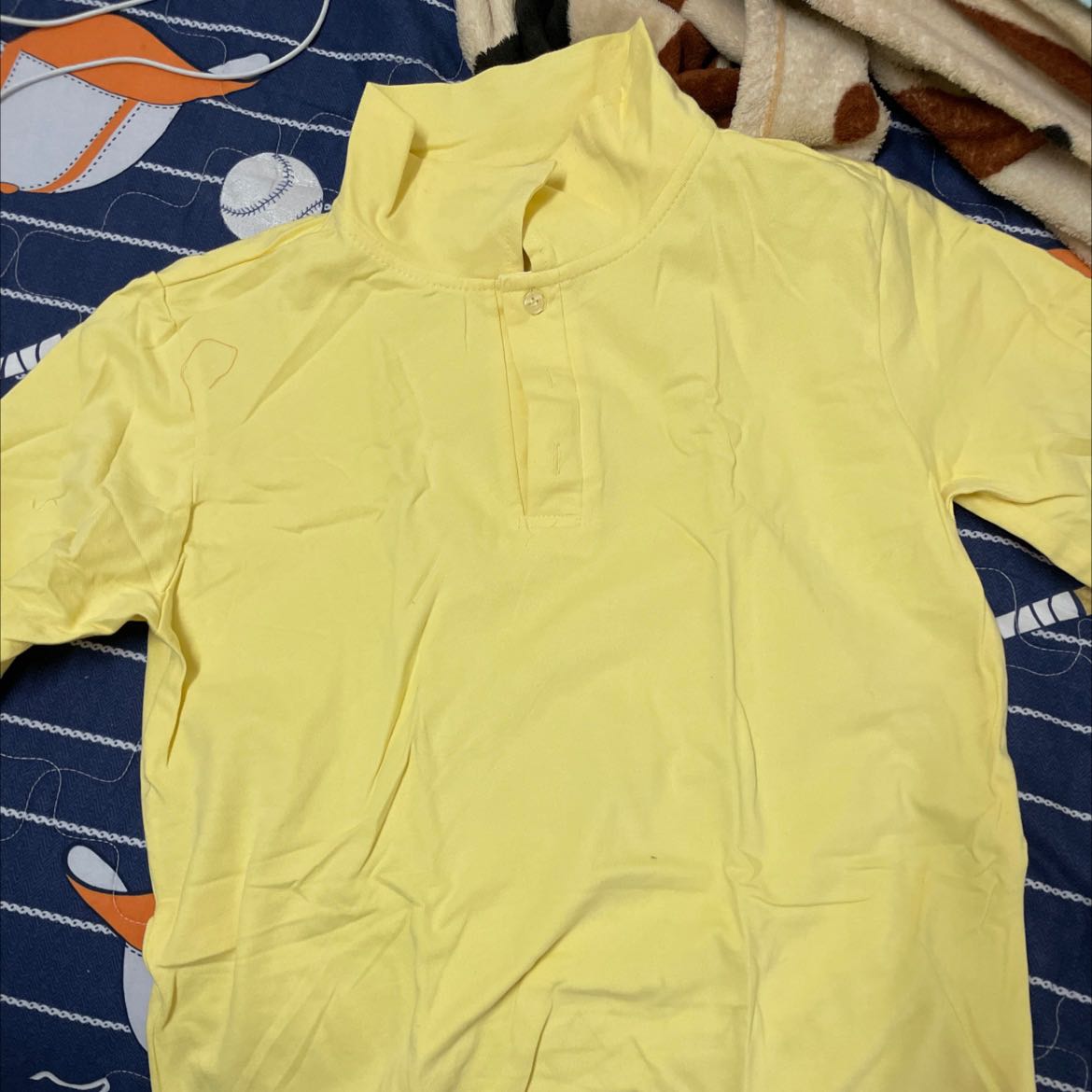 Đặt áo màu trắng mở hàng thì áo full vàng. Tiki toàn *** đảo