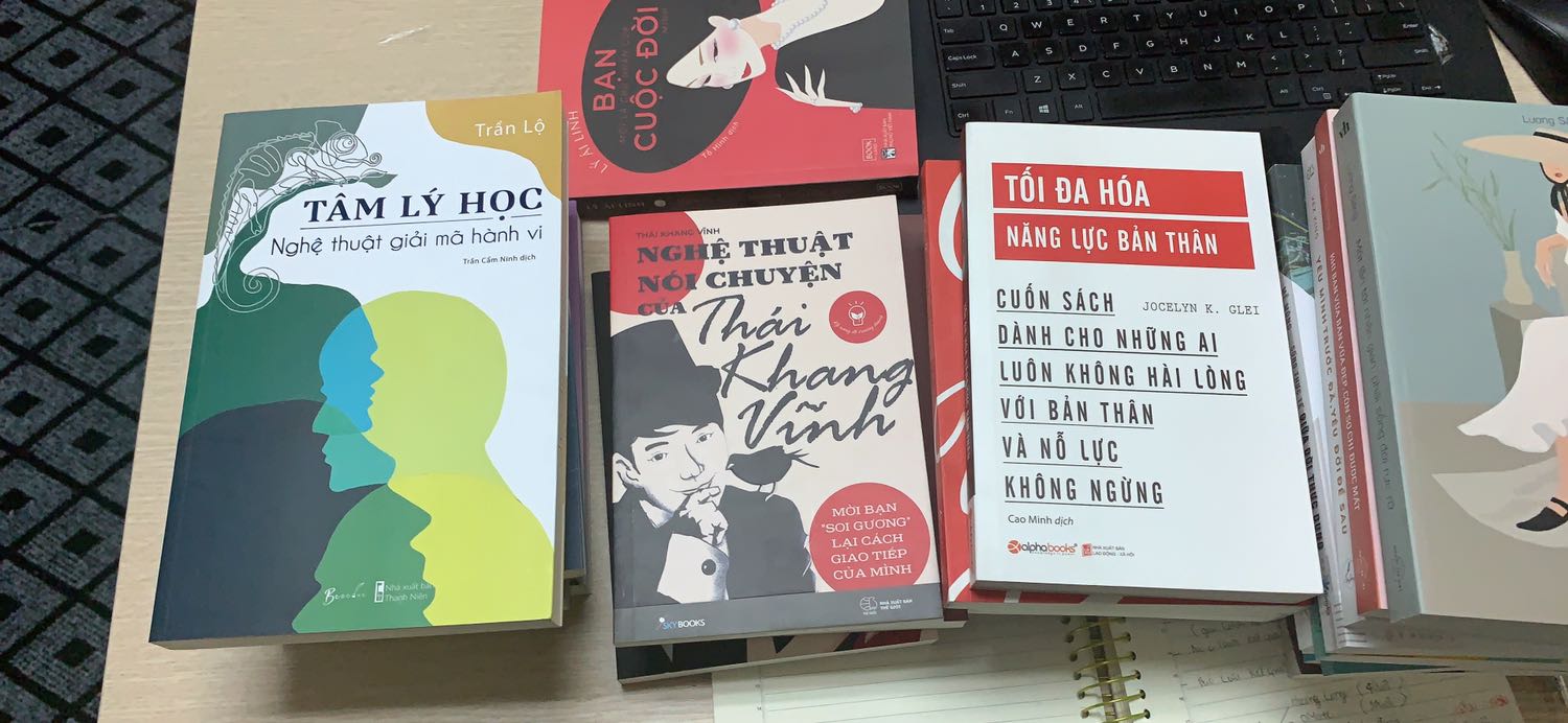 Sách hay mn nhé
Mình săn sale nên mua luôn rất nhiều quyển đã muốn mua từ lâu 😅