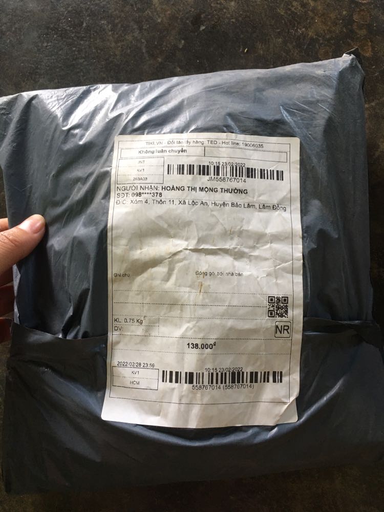 Giao hàng nhanh chất vải oke không quá dày cũng không quá mỏng. Với mức tiền như vậy có 1 cái áo như thế là oke rồi không đòi hỏi thêm