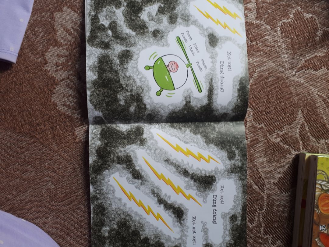 nhiều từ tượng thanh. bé thích những sách kiểu như vậy á.