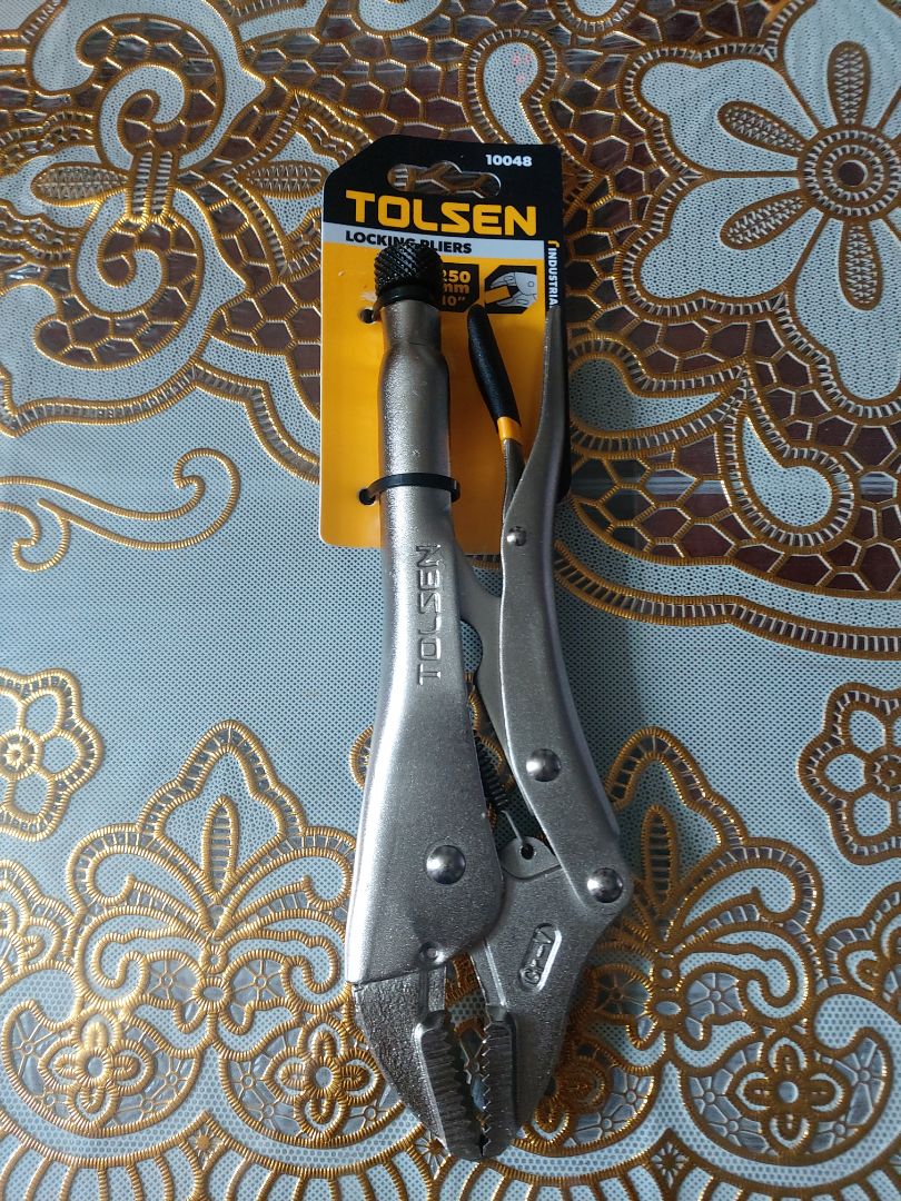 Giao hàng nhanh. Kềm đúng như hình. Đẹp. Chắc chắn, cầm nặng tay. TH TOLSEN. 470 gr, dài 22cm. 160k. Gía này hy vọng dùng tạm thôi, ổn là được rồi. Các loại kềm loại này nếu mà TH Nhật ,Mỹ... đã tìm hiểu rồi hàng nội địa xịn giá cả triệu bạc nhưng xài thiên thu.