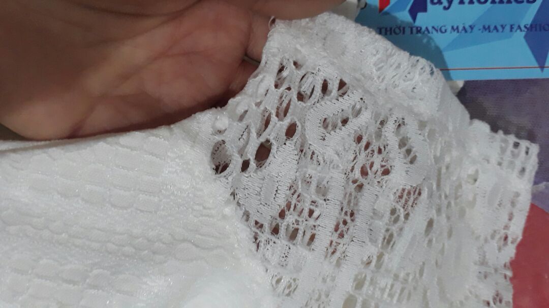 giao hàng nhanh, đóng gói tốt. đúng sz, như mẫu, vải đẹp, may đẹp. m cao m5, 40kg dài vừa người nhưng eo rộng. đợi khi thu eo lại mình chụp phản hồi tiếp. sẽ ủng hộ nhà cung cấp này. các b mua đi yên tâm về chất