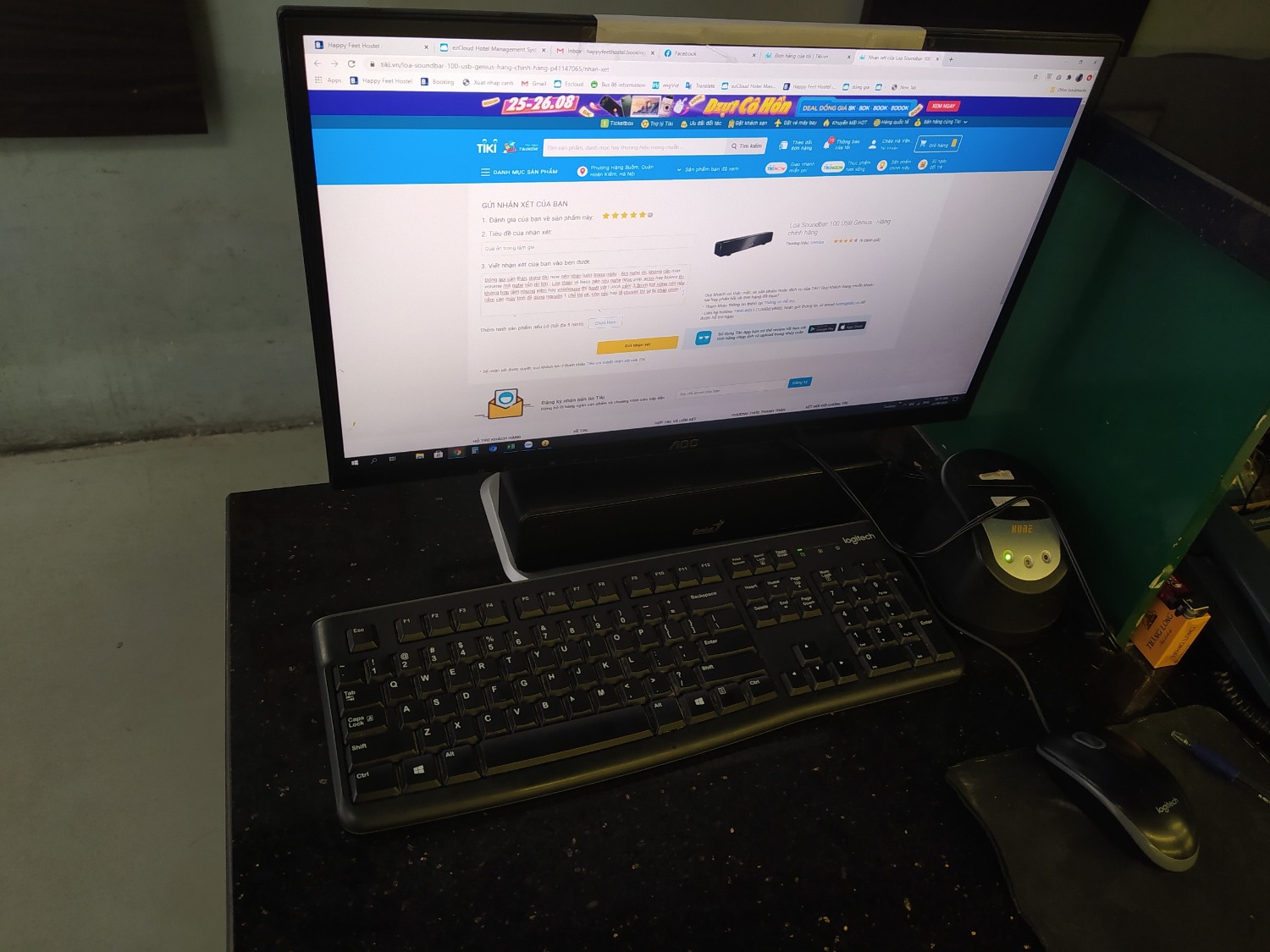 Đóng gói cẩn thận, dùng tiki now nên nhận luôn trong ngày .Màu đen ,thuôn dài nên để ở dưới màn hình cảm giác như vô hình luôn :). Âm nghe ổn, không cần max volume mà nghe vẫn rất lớn . Loa thiên về bass nên nếu nghe nhạc pop ,acos hay bolero thì không hợp lắm nhưng edm hay vinahouse thì tuyệt vời ! Jack cắm 3.5mm hơi ngắn nên nếu   cắm vào máy tính để yên một  chỗ không động chạm vào nhiều thì ok, còn nếu hay di chuyển thì sẽ bị chập chờn !