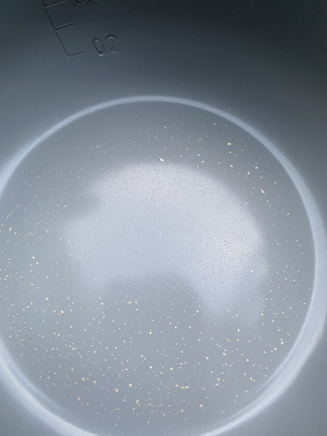 Bong tróc lớp chống dính chưa tới 2 tháng dùng