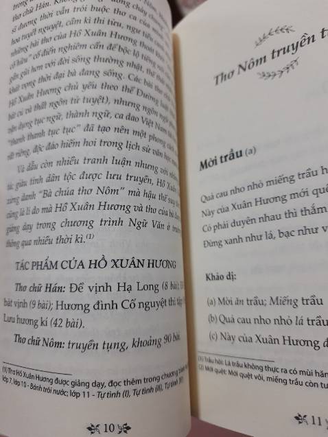 Sách có 63 bài thơ và phần phụ lục. Font chữ làm mình có cảm giác thoải mái và dễ đọc. Lâu rồi đọc lại mình lại có những cảm nhận khác về thơ Hồ Xuân Hương.
