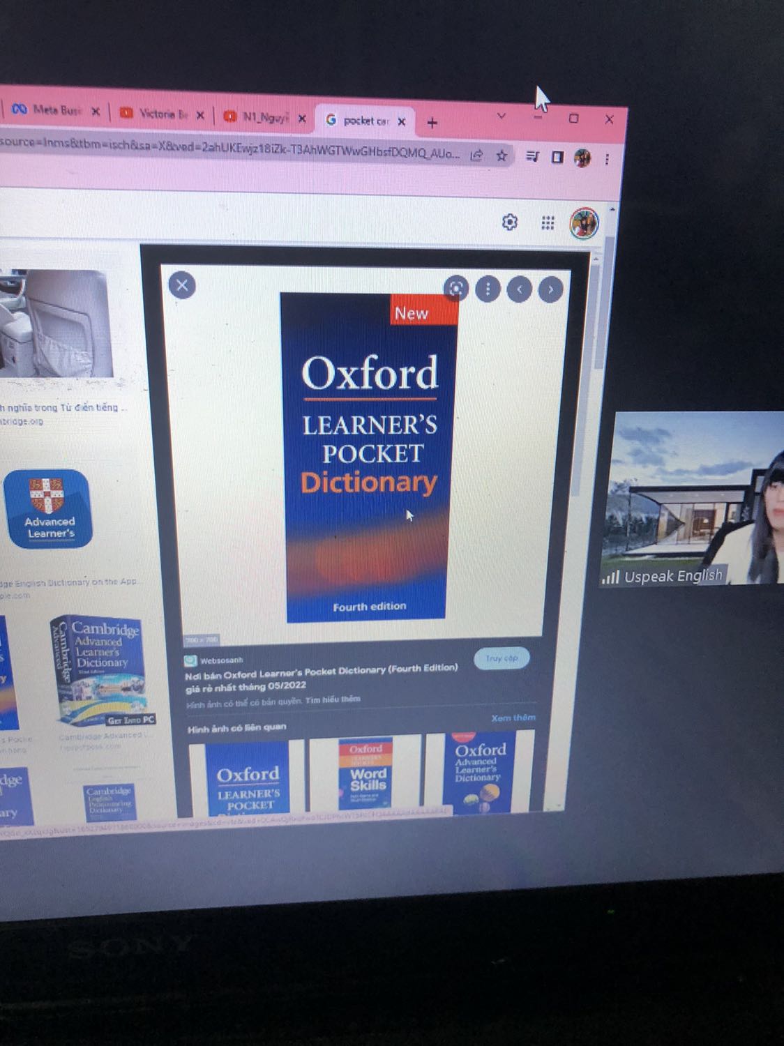 Mình là học trò của cô Hiếu Ngô Uspeak(TYV 35-nhóm 8) được Cô review mình tìm đến cuốn này , thấy. quả là điều sáng suốt. Cuốn từ điển vừa bằng cái điện thoại. Sách nhỏ gọn. Quá tuyệt vời. Phù hợp cho bạn nào đang theo học phát âm (bảng IPA)
Các bạn xem kĩ ảnh để quyết định mua nhé. Giao siêu nhanh. Cảm ơn Fahasa