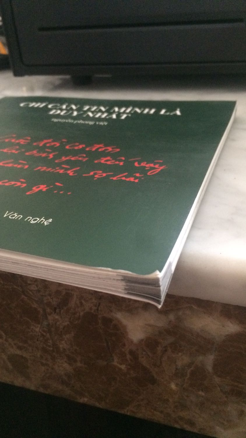 mình nhận hàng như sách đọc qua rồi vậy bạn,cảm thấy rất bực bội 1 cuốn sách cũn gần 74k mk như sách cũ lề đường vậy shop