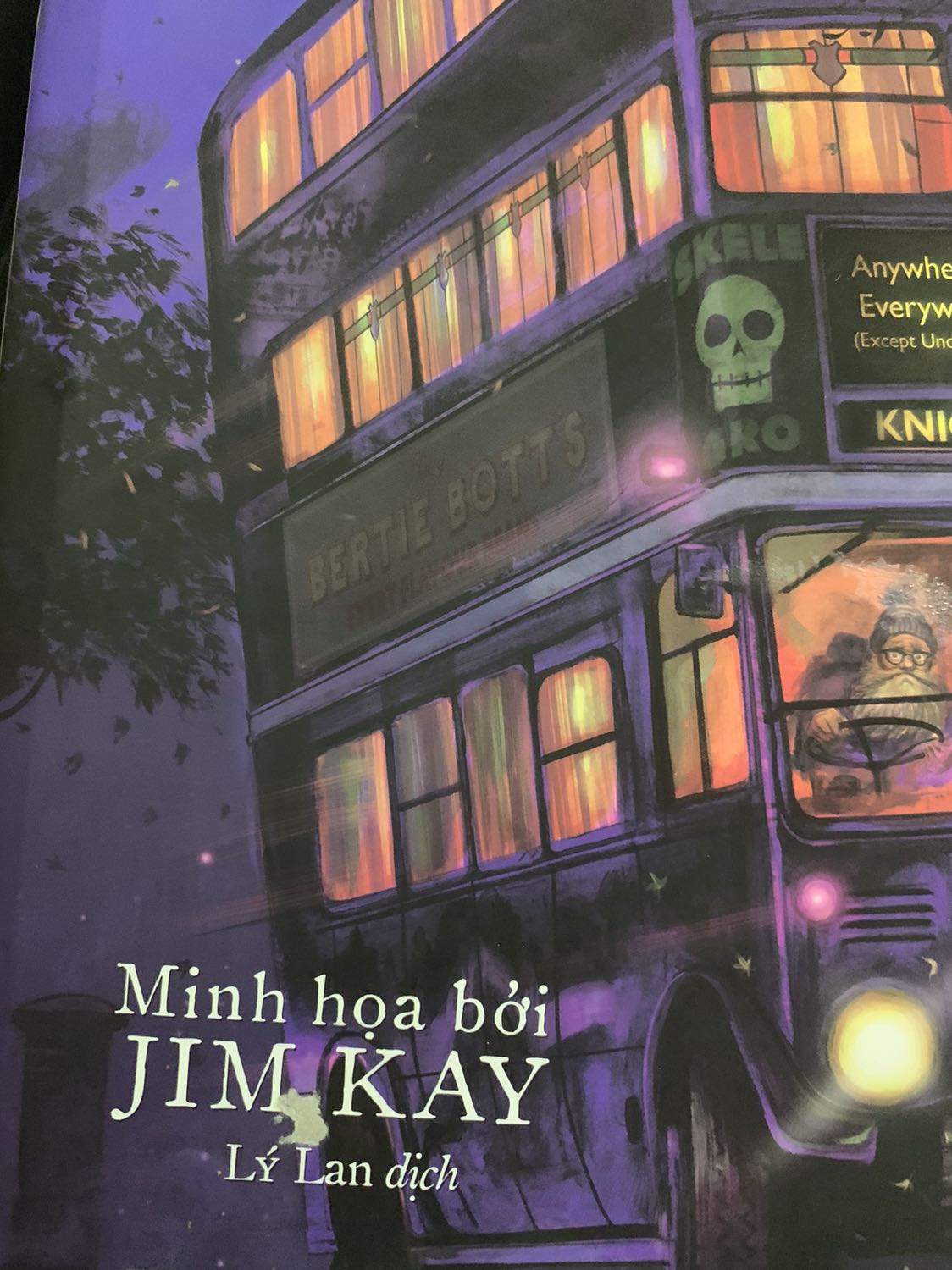 Sản phẩm đã qua sử dụng gáy sách bung hết cả khi mình nhận được hàng thì bên ngoài quyển sách được bọc bởi 1 lớp nilong chứ không có seal thật sự rất rất thật vọng mình đã liên lạc lại với tiki để đổi sản phẩm mới thì có người đến lấy hàng nhưng đến hiện tại đã gần 1 tuần rồi mình vẫn chưa nhận được sản phẩm mới ủa như vậy nghĩa là sao cần 1 lời giải thích đơn hàng sách mua mấy trăm nghìn mà giao cho sách cũ như thế này hỏi xem có chấp nhận đc k   ??????