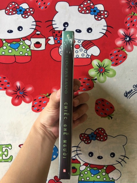 Hài lòng ! 
Sách được vận chuyển cẩn thậm , đóng gói tốt .