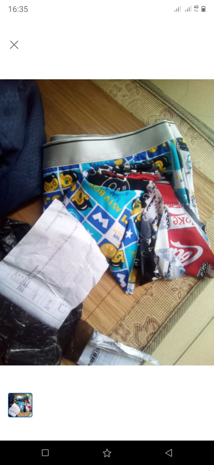 mua đồ lót nữ gửi cho 4 cái sịp nam, vô chat thì nói bla bla ... cuối cũng mình vẫn phải trả lại tiki, shop block ko tiếp chuyện nữa, làm ăn bố ***.