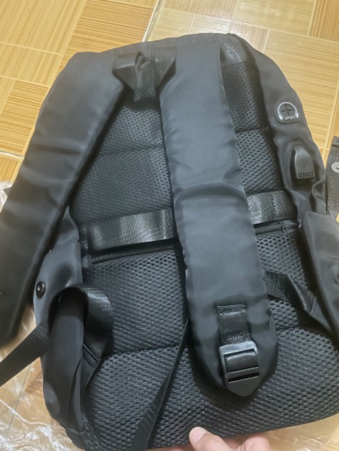 Balô đẹp, đường may kĩ , chất liệu vải tốt, giá rẻ , nên mua.