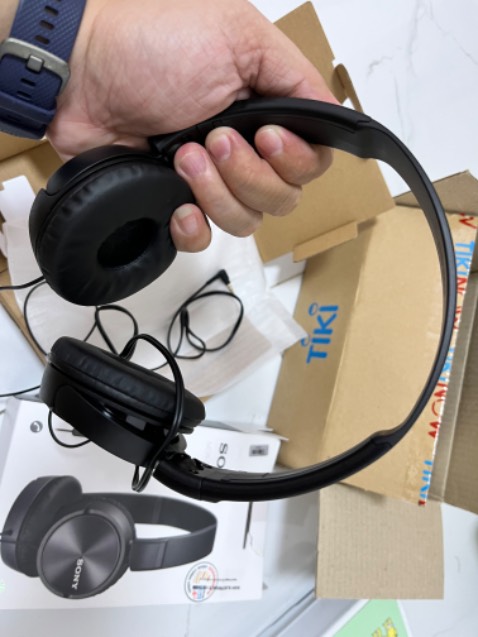 Hàng giao nhanh Tiki Now, đóng gói ok.
Tai nghe có chất lượng âm thanh rất ổn trong tầm giá.
Đánh giá đáng mua.