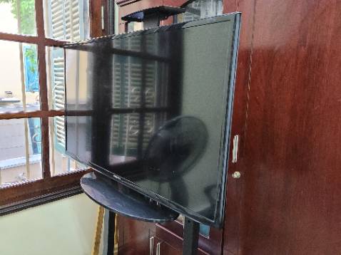 Đồ tốt dầy dặn và chắc chắn, đủ ốc vít và đồ lục giác, riêng cái cờ lê hơi rởm ko vặn đc gì. Ko đc 5 sao vì một số vấn đề sau: một số ren ốc bị chờn ko vặn đc hết, cái này do nsx. Tấm đặt cam ở trên bị móp một chỗ. Nhìn chung hàng giá ok, đồ dùng được.